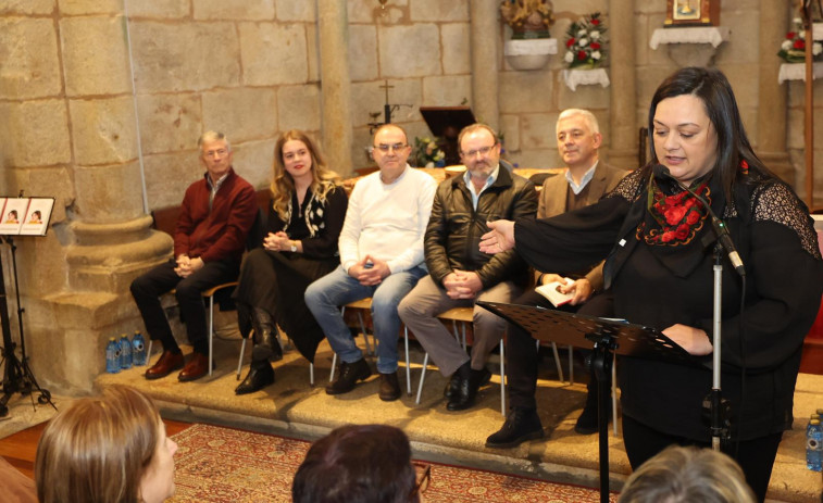 Valentín García pon en valor a literatura e a poesía popular das cantareiras homenaxeadas no Día das Letras