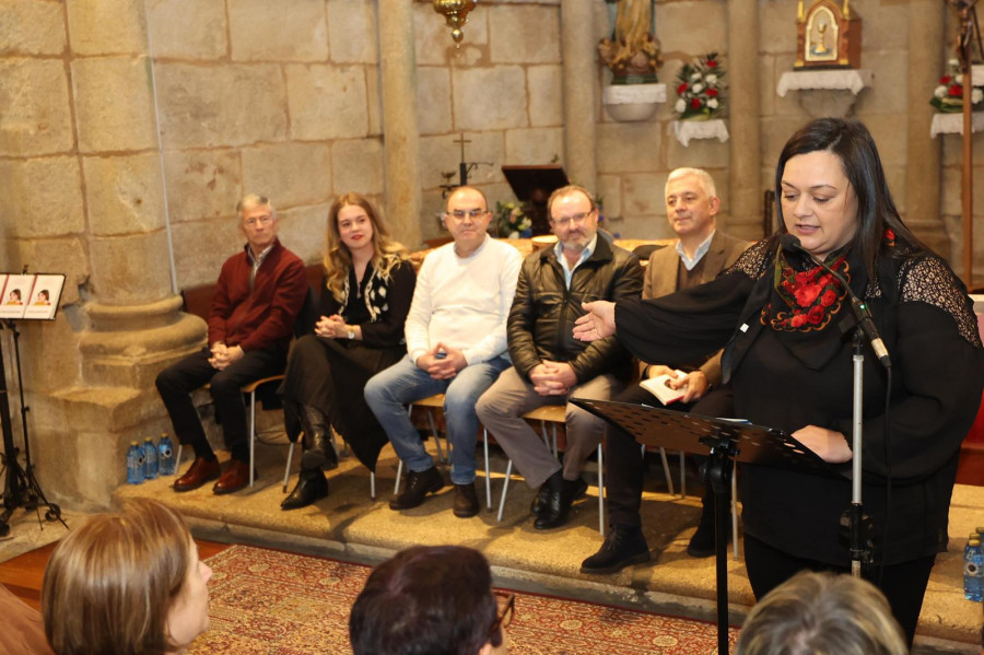 Valentín García pon en valor a literatura e a poesía popular das cantareiras homenaxeadas no Día das Letras