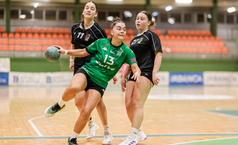 El Calvo Xiria y el Balonmano Xallas caen en sus visitas a Poio y Moaña