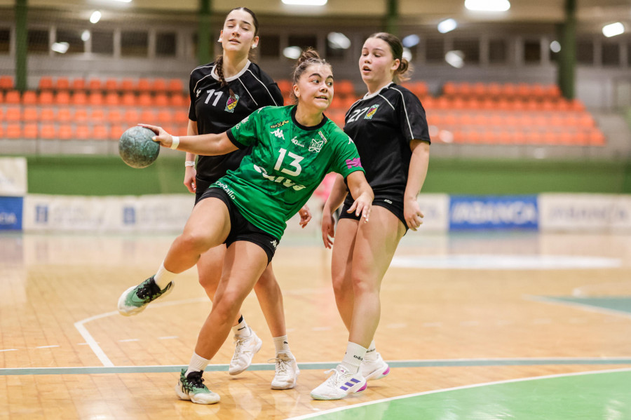 El Calvo Xiria y el Balonmano Xallas caen en sus visitas a Poio y Moaña