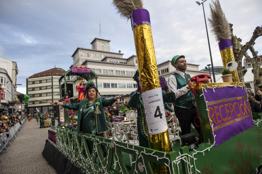 Fotografía, disfraces y circo, en la recta final del mes en Carballo