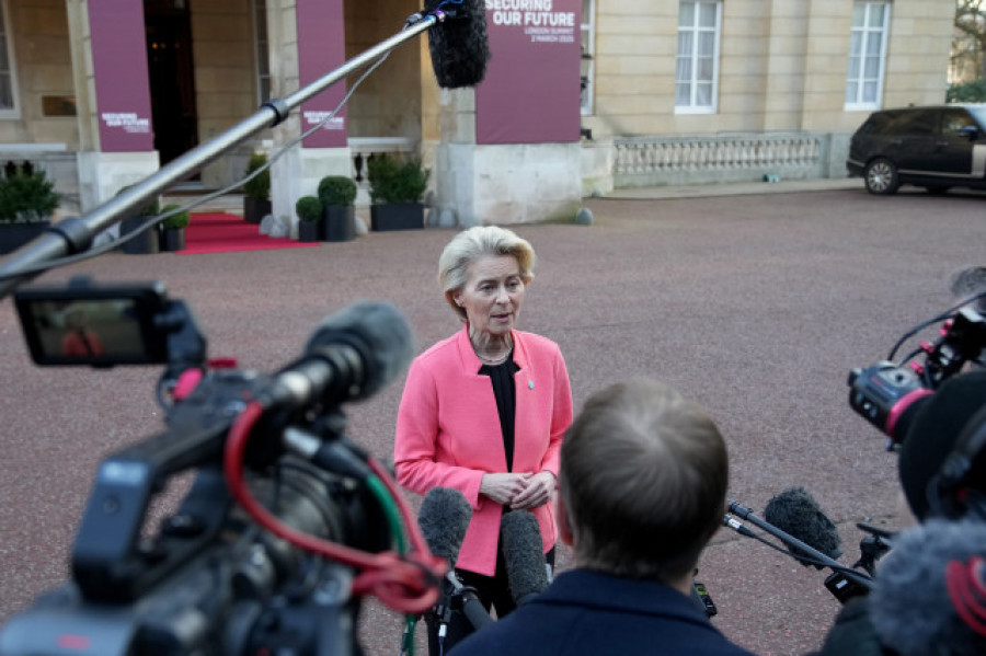 Von der Leyen, tras cita de Londres: Necesitamos urgentemente rearmar a  Ucrania y Europa