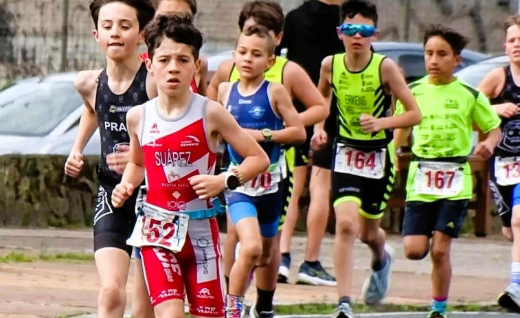 Dos récords del club para la AD Fogar en la primera jornada de atletismo en pista