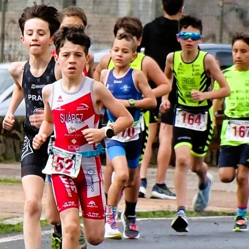 Dos récords del club para la AD Fogar en la primera jornada de atletismo en pista