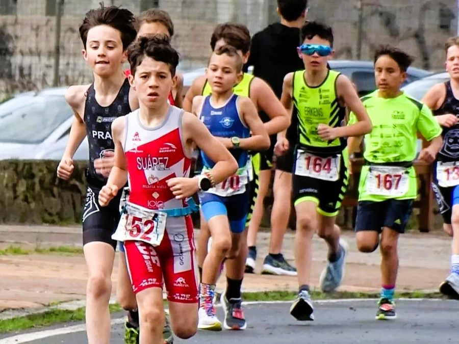 Dos récords del club para la AD Fogar en la primera jornada de atletismo en pista