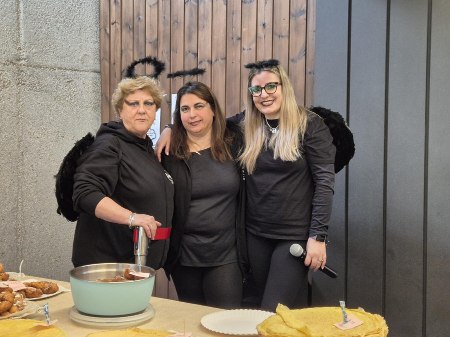 Los vecinos de  Bértoa disfrutaron de una dulce fiesta de Carnaval