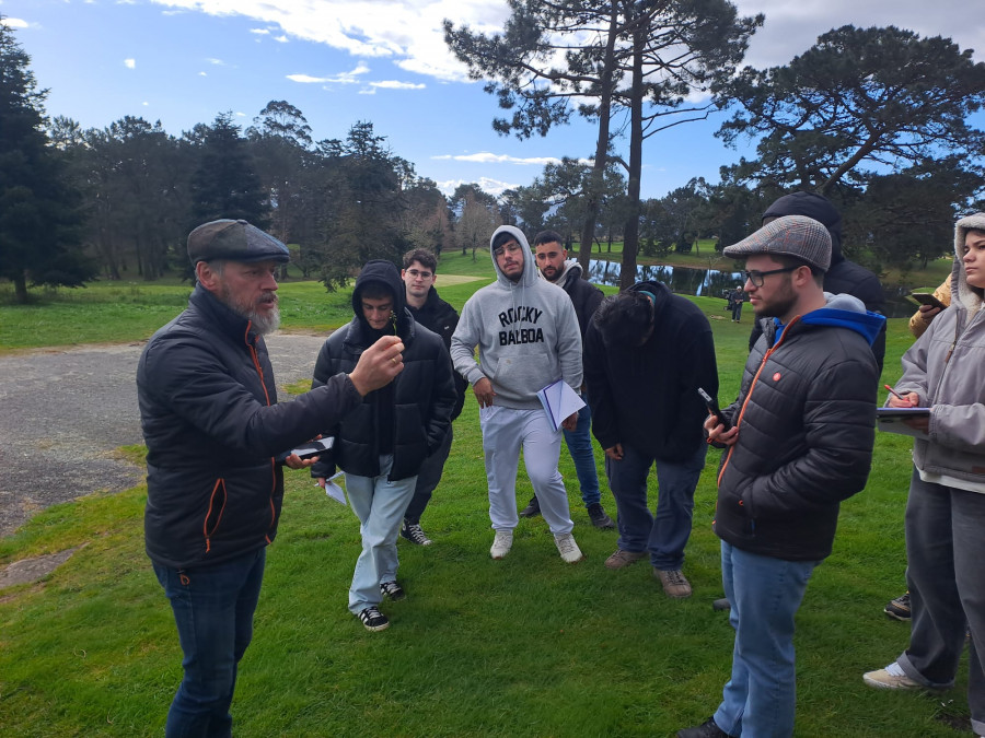 Alumnos de Paisaxismo e Medio Rural de la EFA Fonteboa visitan las instalaciones del Real Club de Golf de A Coruña