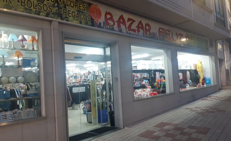 Dos mujeres roban alrededor de 1.000 euros en un bazar chino del centro de A Laracha