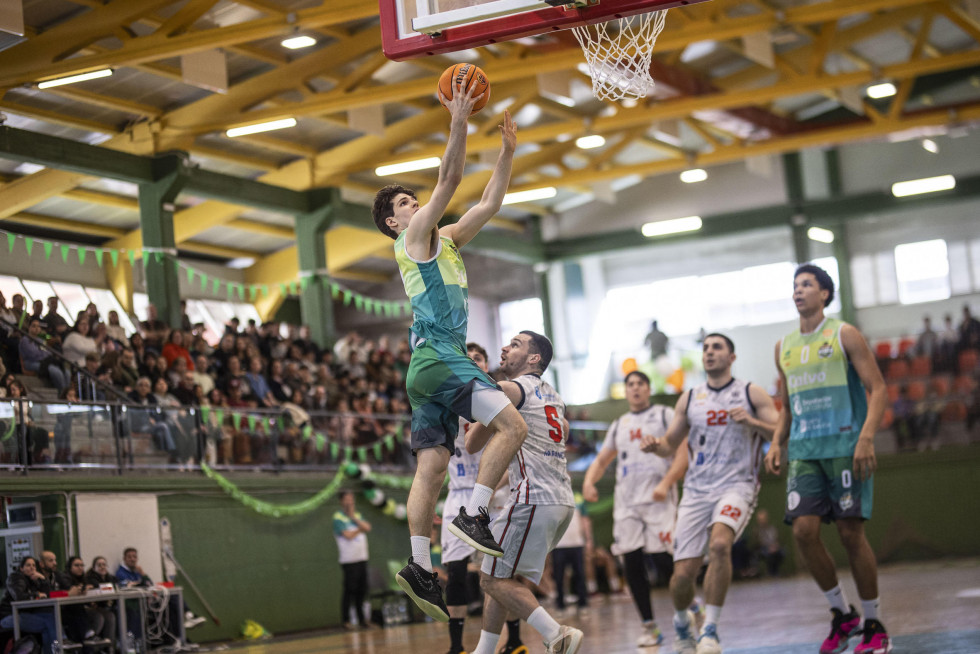 El Xiria, el pasado fin de semana ante el Betanzos, juega de nuevo en casa contra el Chantada